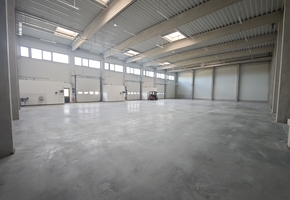 Pest county Vecsés 825sqm large newly built concrete framed sandwichpanel building in whole or in parts to let