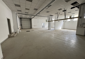 Budapest X. district independent site, on 9605sqm land 2166sqm building complex, storages, workshops, office and social area to let