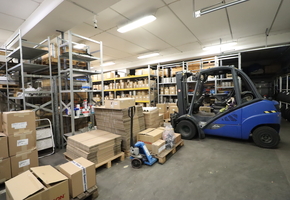 Pest county Érd on 4092sqm land 1135sqm building compplex, independent premise for rent