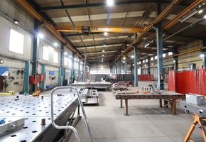 Pest county Veresegyház on 7627sqm land 2957sqm building complex, assembly hall with cranes for sale