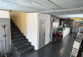Budapest X. district Kőbánya on 980sqm land 1000sqm floor spaced car mechanic workshop, storage, office multifnctional building for sale