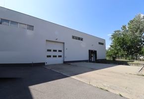Pest county Dunakeszi 755sqm storage with docking leveller, gate on field level, heated, with 100sqm office for rent