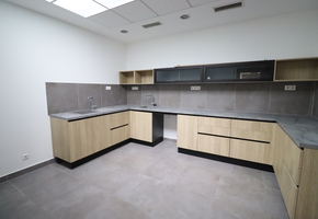 Budapest III. district, Óbuda on 1279sqm land two storeyed 886sqm multifunctional building for sale