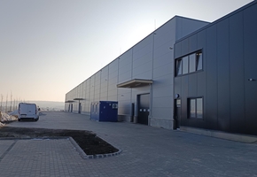 Pest county Pomáz newly built 2960sqm hall with 360sqm office to let