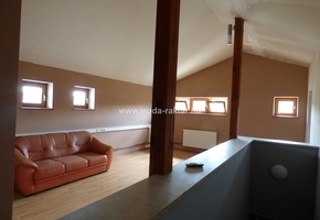 Pest county Üröm independent premise, 1250sqm large land with 270sqm large building, storage, workshop, office and 130sqm shed to let