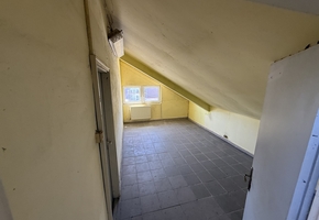 Budapest X. district Kőbánya on 980sqm land 1000sqm floor spaced car mechanic workshop, storage, office multifnctional building for sale
