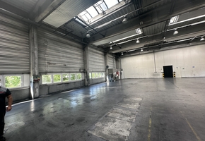 Veszprém county Kemeneshőgyész on a 13609sqm land 3.083sqm industrial property, manufacturing hall for sale