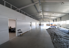 Pest county Dunakeszi south industrial zone 8127sqm large land 2810sqm storage, workshop, office building for sale