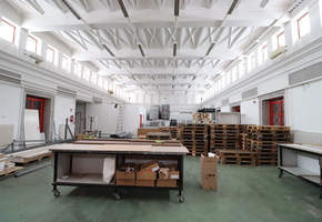 Pest county Budaörs, close to the junction of M1, M7 and M0 motorways 404sqm warehouse/workshop and 789sqm office, social block area to let