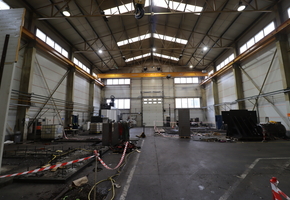 Nógrád county Bátonyterenye on 9.8 acre 8200sqm large industrial building complex, manufacturring halls, storages, office buildings for sale