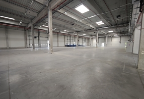 Budapest IV. district, Újpest newly built 3303sqm large storage with 539sqm large office area to let