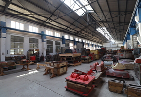 Budapest XXI. district Csepel 3060sqm large godd conditioned warehouse with crane for rent