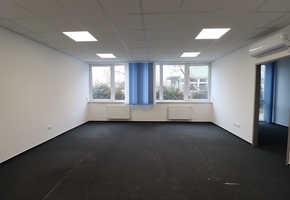 Budapest III. district, Óbuda on 1279sqm land two storeyed 886sqm multifunctional building for sale