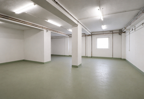Budapest XXI. district Csepel on 963sqm land 3 storeyred 541sqm large office-storage multipurposed building for sale