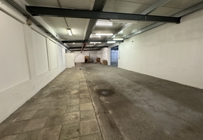 Budapest X. district independent site, on 9605sqm land 2166sqm building complex, storages, workshops, office and social area to let