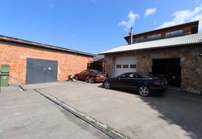 Pest county Üröm independent premise, 1250sqm large land with 270sqm large building, storage, workshop, office and 130sqm shed to let