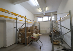 Budapest X. district, 1412sqm floor spaced storage, office purposed industrial building for sale