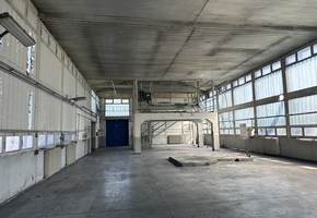 Veszprém county Kemeneshőgyész on a 13609sqm land 3.083sqm industrial property, manufacturing hall for sale