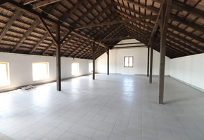 Budapest XX. district independent premise, 700sqm land 612sqm two level storage and office building for rent