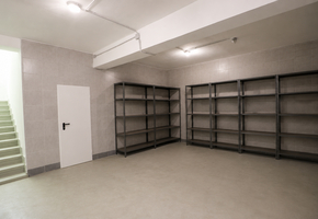 Budapest XXI. district Csepel on 963sqm land 3 storeyred 541sqm large office-storage multipurposed building for sale