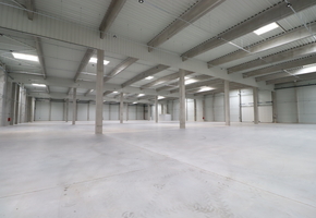 Pest county Vecsés newly built 11.496sqm large warehouse with docking gates on 26.024sqm land for sale