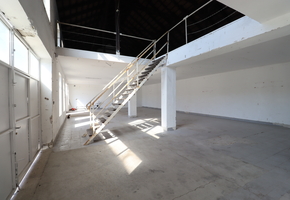 Budapest XX. district independent premise, 700sqm land 612sqm two level storage and office building for rent