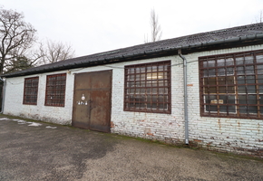 Budapest XIII. district Angyalföld indepent premise for rent 1500sqm land with 600sqm storage, workshop building