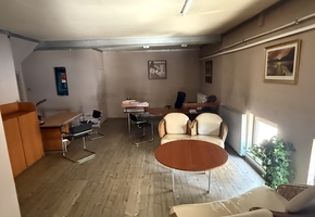 Budapest X. district Kőbánya on 980sqm land 1000sqm floor spaced car mechanic workshop, storage, office multifnctional building for sale