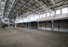 Budapest IV. district Újpest 898sqm large storage building for sale