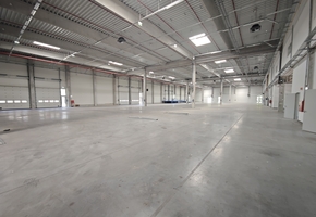 Budapest IV. district, Újpest newly built 3303sqm large storage with 539sqm large office area to let