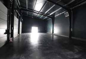 Pest county Gyál on 2740sqm land 760sqm high standard workshop, warehouse for rent