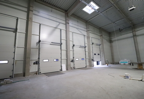 Budapest XV. district at m3 and M0 motorways 1000sqm logistic storage with 4 docking gates, cooling and heating for rent