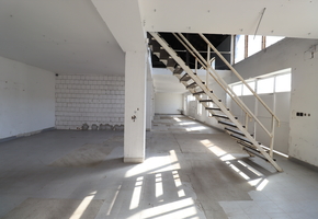 Budapest XX. district independent premise, 700sqm land 612sqm two level storage and office building for rent