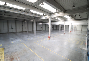 Pest county Biatorbágy industrial premise, 2 acre land with 7250sqm large office-storage building for sale