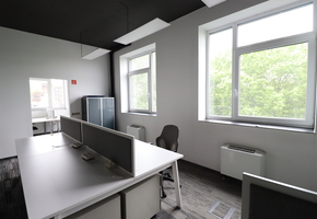 Pest county Dunakeszi in a new modern building 295sqm office and 223sqm air-conditioned storage for rent