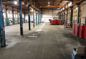 Pest county Veresegyház on 7627sqm land 2957sqm building complex, assembly hall with cranes for sale