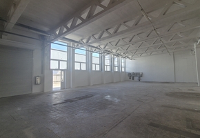Budapest XI. district, Újbuda Budafoki street 1000sqm storage, suitable for commercial usage for rent