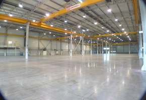 Pest county Biatorbágy 16.000sqm largge hall equipped with cranes for manufacturing or storage purpose to let