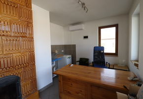 Pest county Dunavarsány commercial valuable independent premise, 3200sqm land, 644sqm storage for rent