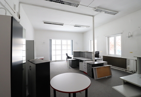 Pest county Budaörs, close to the junction of M1, M7 and M0 motorways 404sqm warehouse/workshop and 789sqm office, social block area to let