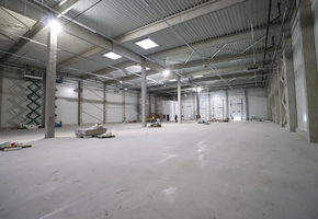 Budapest XV. district at m3 and M0 motorways 1000sqm logistic storage with 4 docking gates, cooling and heating for rent