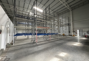Fejér county Martonvásár 594sqm large new storage with docking gates and racking system for rent