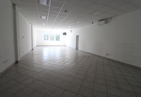 Pest county Dunakeszi 888sqm large sandwichpanel storage with 100sqm office area to let