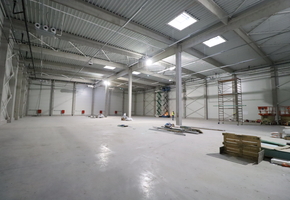 Budapest XV. district at m3 and M0 motorways 1000sqm logistic storage with 4 docking gates, cooling and heating for rent