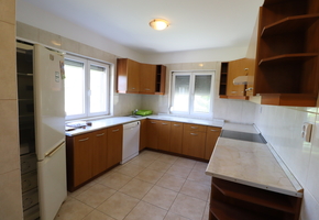 Pest county Diósd, 350sqm two storeyed mixed purpose, office-storage building for rent