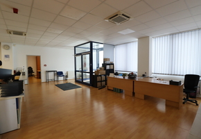 Pest county Sóskút independent premise, 2120sqm storage, 440sqm office on 6600sqm land for rent