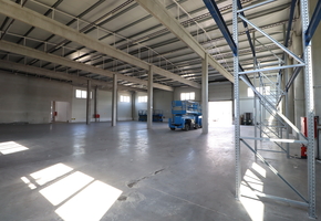 Pest county Dunakeszi 888sqm large sandwichpanel storage with 100sqm office area to let