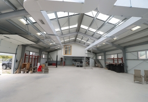 Pest county M0 east sector Pécel on 1100sqm land 400sqm sandwichpanel steel frame storage for sale