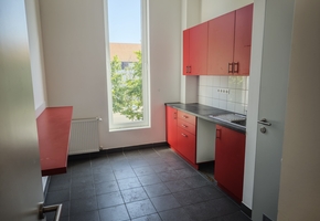 Budapest IV. district, Újpest newly built 3303sqm large storage with 539sqm large office area to let