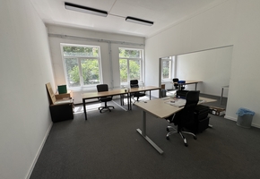 Budapest X. district independent site, on 9605sqm land 2166sqm building complex, storages, workshops, office and social area to let